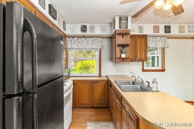 4919 S Green Avenue, Fremont, MI 49412