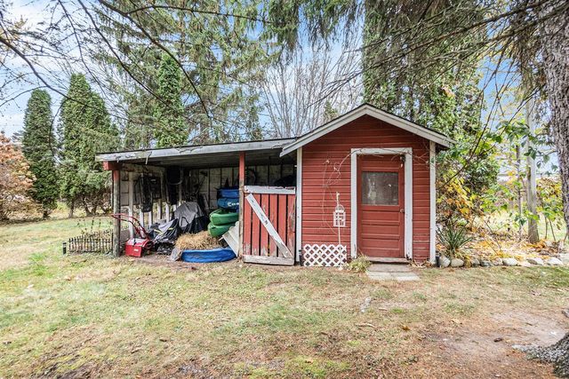 4919 S Green Avenue, Fremont, MI 49412