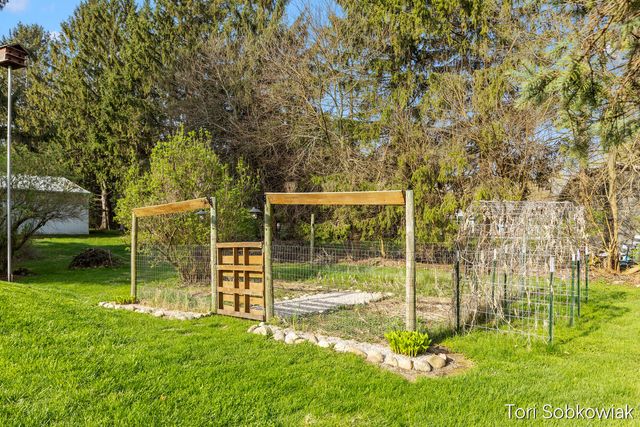 4919 S Green Avenue, Fremont, MI 49412