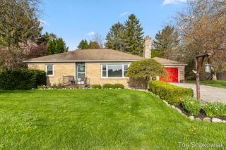4919 S Green Avenue, Fremont, MI 49412