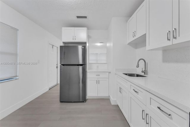 19 SE 4th Terrace, Dania Beach, FL 33004