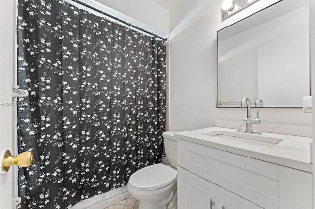 19 SE 4th Terrace, Dania Beach, FL 33004