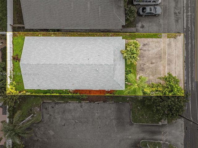 19 SE 4th Terrace, Dania Beach, FL 33004