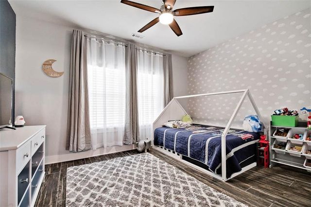10125 Raindrop Lane, Gravette, AR 72736
