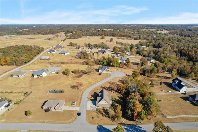 10125 Raindrop Lane, Gravette, AR 72736