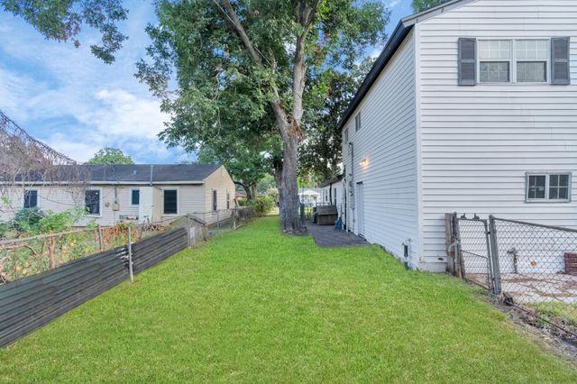 619 E Park Street, Sugar Land, TX 77498