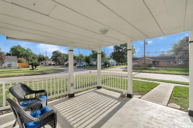 619 E Park Street, Sugar Land, TX 77498