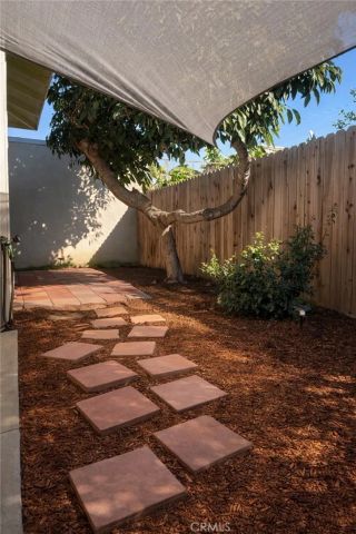 1074 Vina Avenue, Long Beach, CA 90813