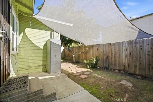 1074 Vina Avenue, Long Beach, CA 90813
