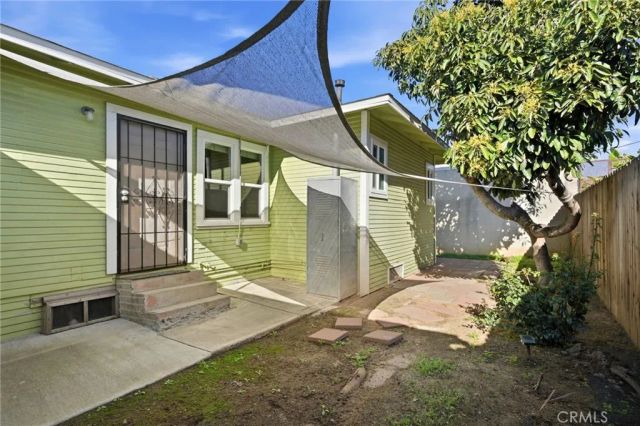 1074 Vina Avenue, Long Beach, CA 90813