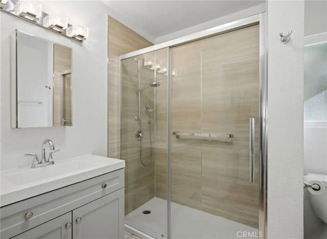 1074 Vina Avenue, Long Beach, CA 90813