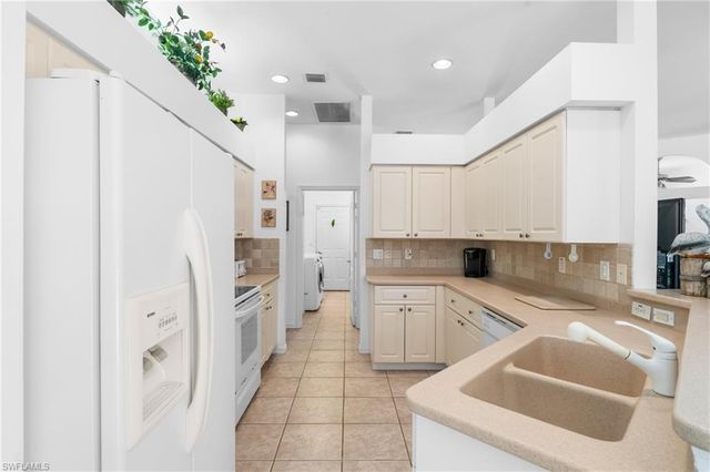 25900 Creekbend DR, Bonita Springs, FL 34135