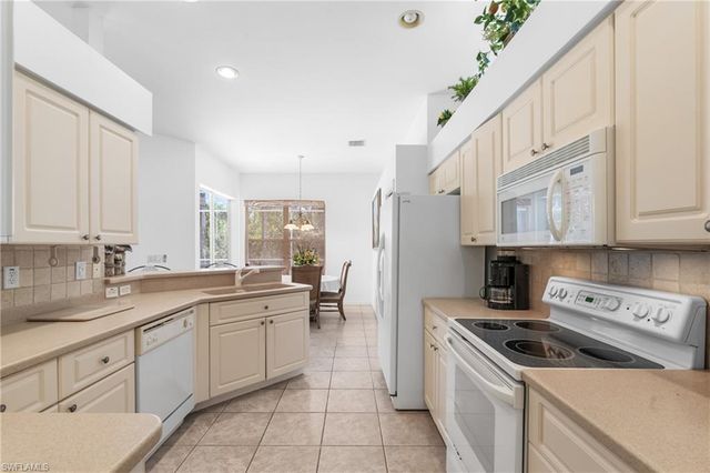 25900 Creekbend DR, Bonita Springs, FL 34135