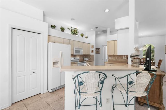 25900 Creekbend DR, Bonita Springs, FL 34135