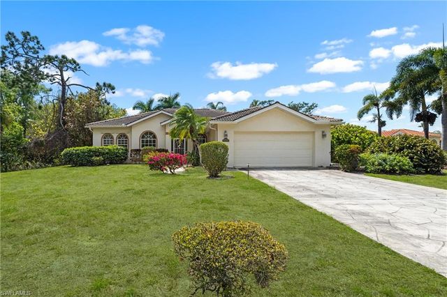 25900 Creekbend DR, Bonita Springs, FL 34135