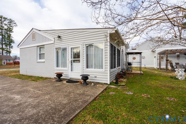 9605 Nandina Dr, Henrico, VA 23228