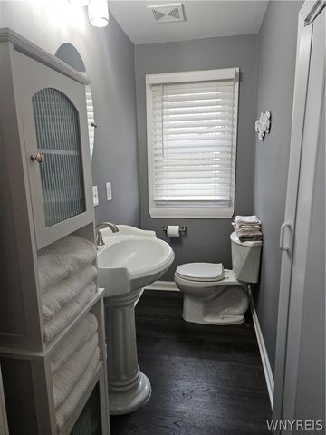 1214 Saunders Sett Road, Lewiston, NY 14305