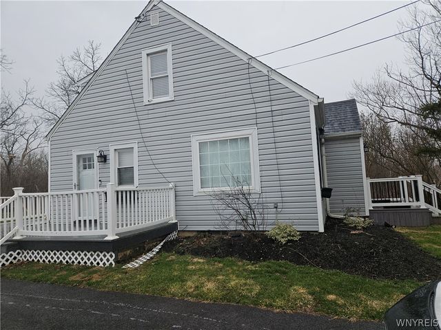 1214 Saunders Sett Road, Lewiston, NY 14305