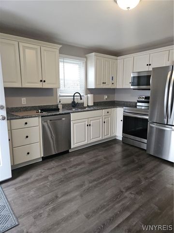 1214 Saunders Sett Road, Lewiston, NY 14305