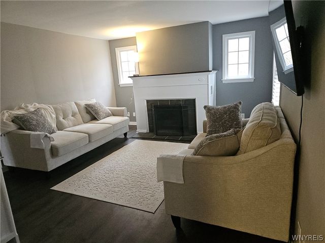 1214 Saunders Sett Road, Lewiston, NY 14305