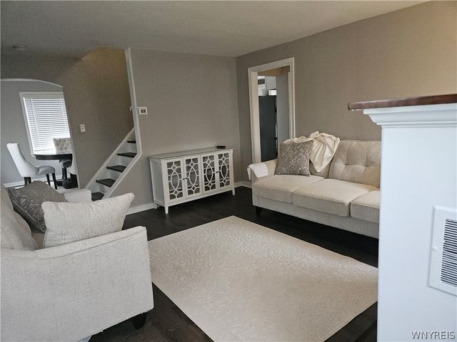 1214 Saunders Sett Road, Lewiston, NY 14305