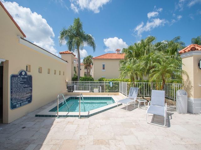 5060 Harmony Circle 102, Vero Beach, FL 32967