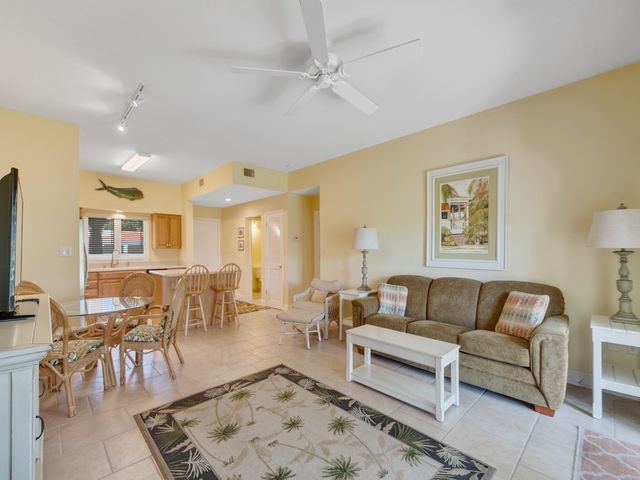 5060 Harmony Circle 102, Vero Beach, FL 32967