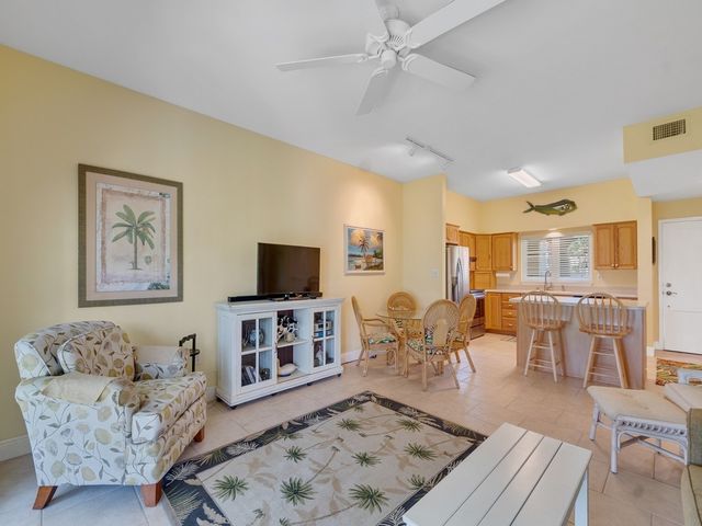 5060 Harmony Circle 102, Vero Beach, FL 32967