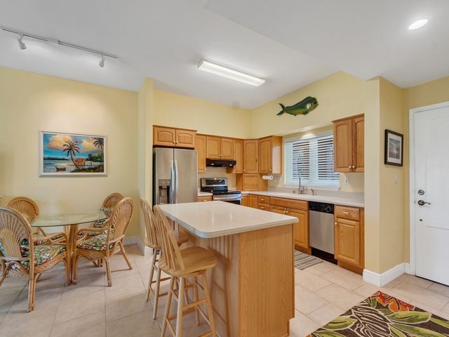 5060 Harmony Circle 102, Vero Beach, FL 32967