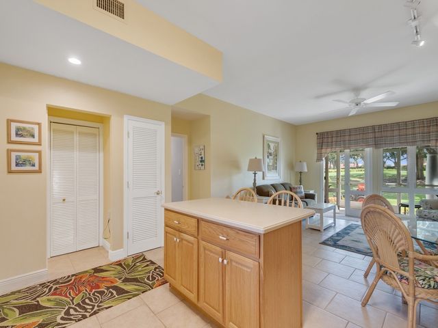 5060 Harmony Circle 102, Vero Beach, FL 32967