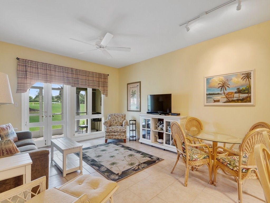 5060 Harmony Circle 102, Vero Beach, FL 32967