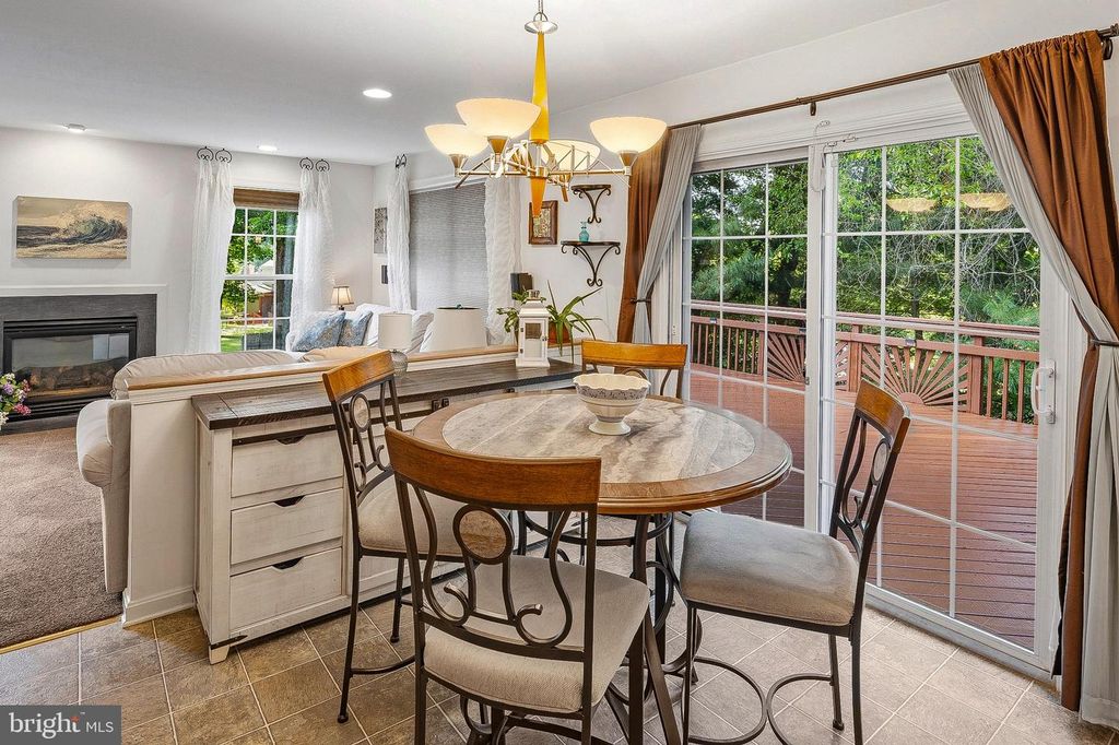 Image 14 of property listing at 9 WATCH CT, Reisterstown, MD 21136