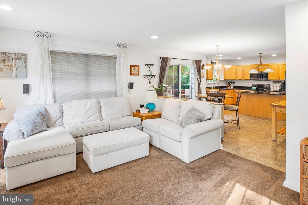 Image 16 of property listing at 9 WATCH CT, Reisterstown, MD 21136