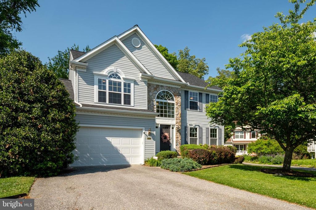 Image 2 of property listing at 9 WATCH CT, Reisterstown, MD 21136