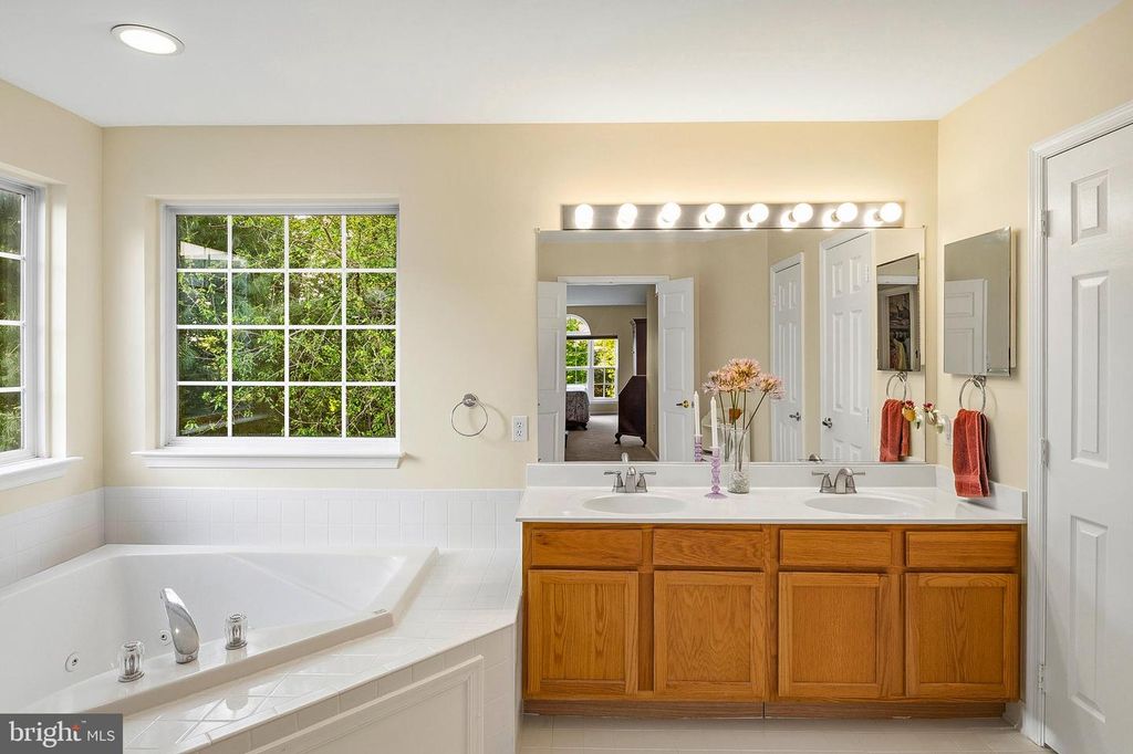 Image 24 of property listing at 9 WATCH CT, Reisterstown, MD 21136