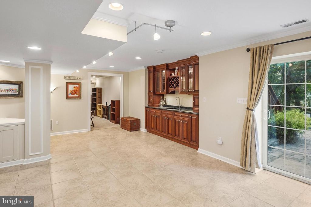Image 32 of property listing at 9 WATCH CT, Reisterstown, MD 21136