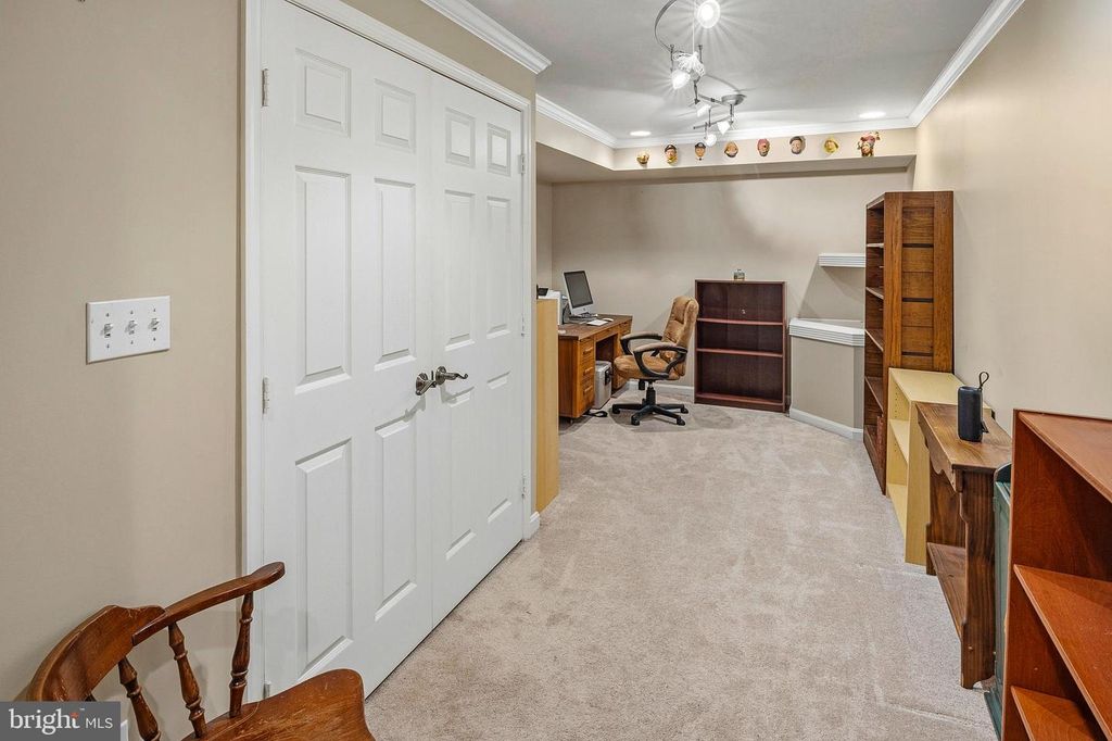 Image 37 of property listing at 9 WATCH CT, Reisterstown, MD 21136