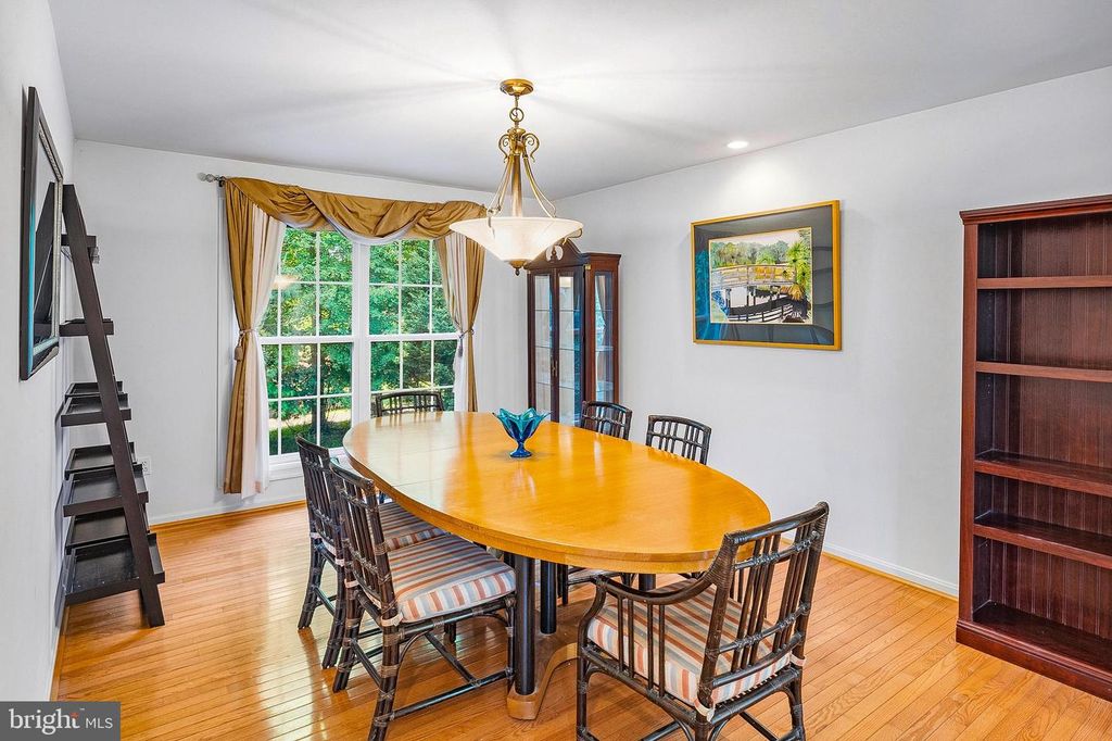Image 9 of property listing at 9 WATCH CT, Reisterstown, MD 21136
