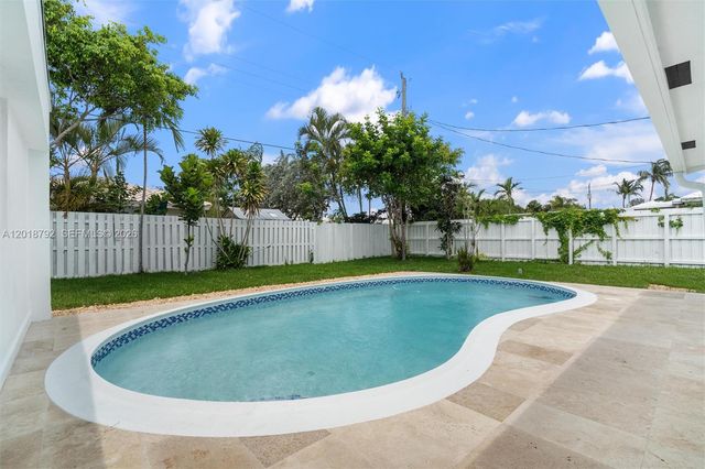 4211 NE 27th Avenue, Lighthouse Point, FL 33064