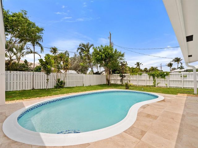 4211 NE 27th Avenue, Lighthouse Point, FL 33064