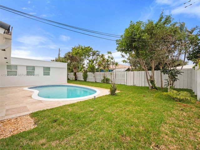 4211 NE 27th Avenue, Lighthouse Point, FL 33064