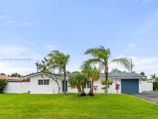 4211 NE 27th Avenue, Lighthouse Point, FL 33064