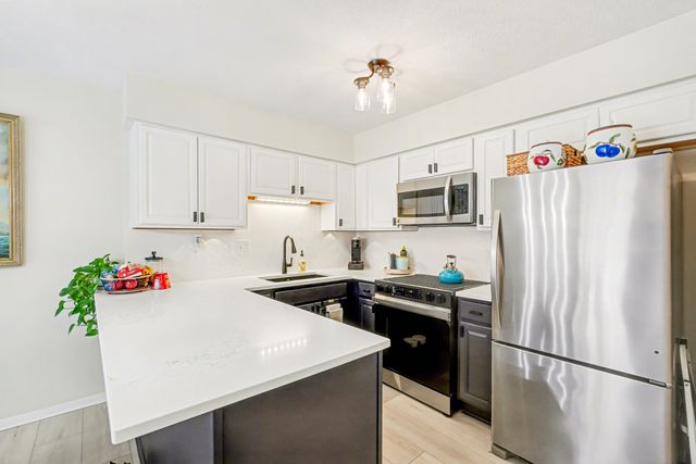 6645 Fairways Drive, 66C, Florence, KY 41042