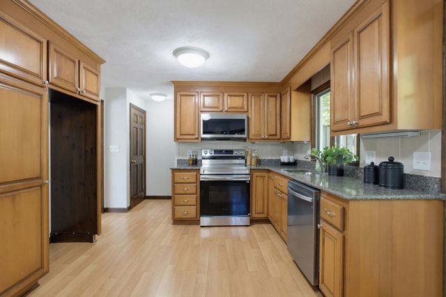49 Gill St 1, Walpole, MA 02081