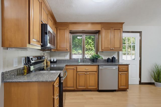 49 Gill St 1, Walpole, MA 02081