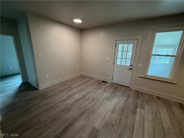 160 Brighton Boulevard, Zanesville, OH 43701