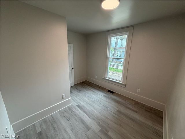 160 Brighton Boulevard, Zanesville, OH 43701