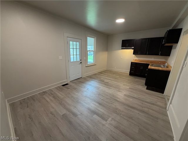 160 Brighton Boulevard, Zanesville, OH 43701