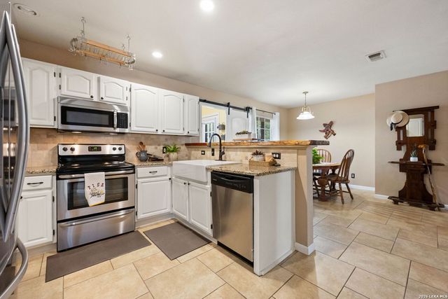 1541 GREEN MEADOW LN, Spring Branch, TX 78070