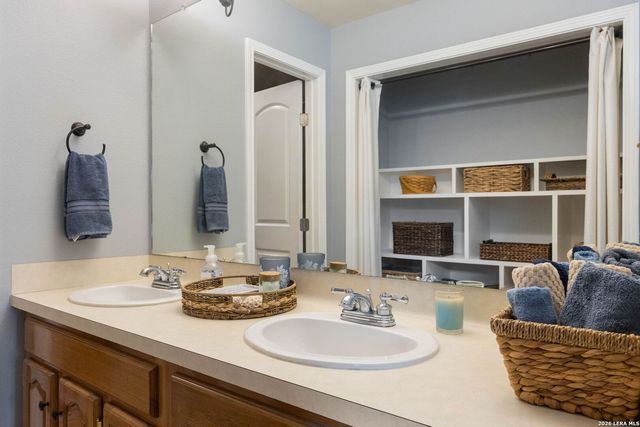 1541 GREEN MEADOW LN, Spring Branch, TX 78070